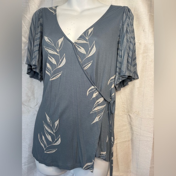 Lucky Brand Floral Wrap Top - Picture 6 of 13